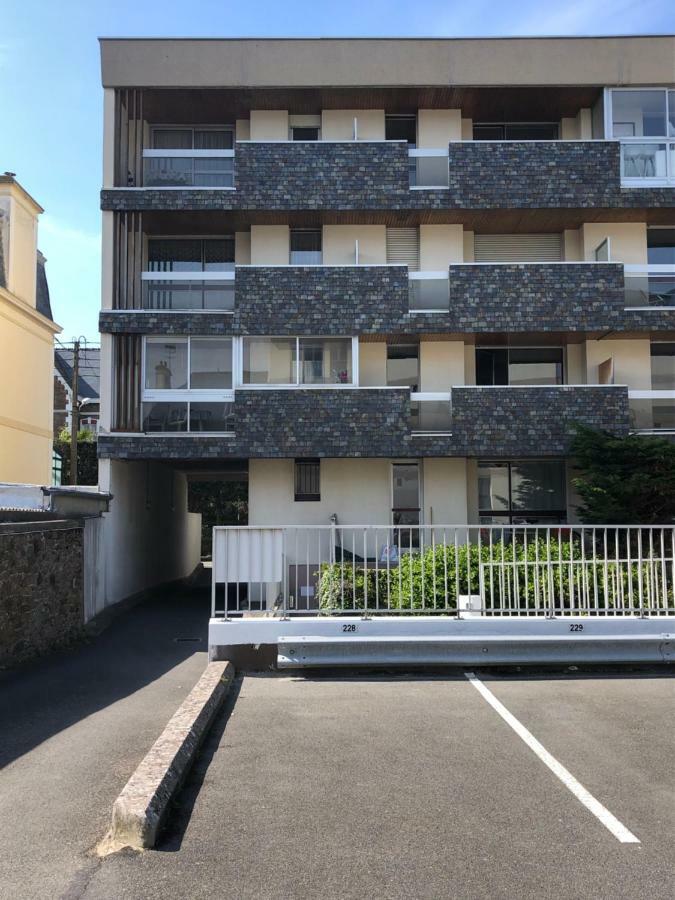 Le Courtoisville Saint-Malo Exterior photo